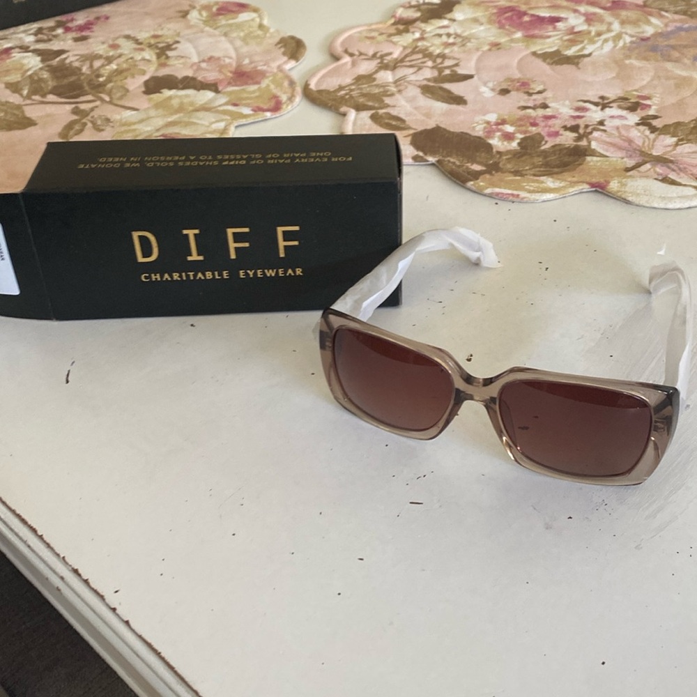 DIFF Women’s Sunglasses
